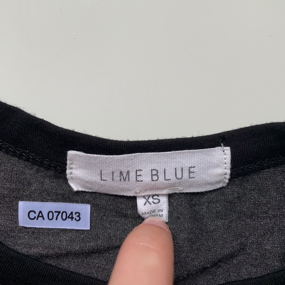 Grey tee! - Picture 3 of 3